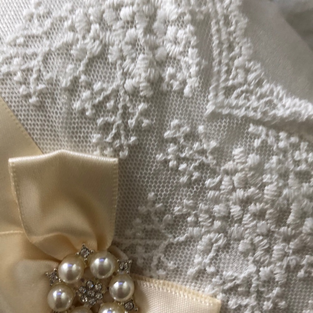 NWOT- Pretty ring pillow - Picture 7 of 7